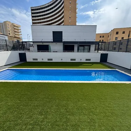 Сasa de vacaciones Maravillosa Casa En Con Piscina L' Escala